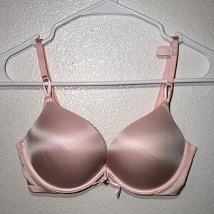 Victoria’s secret bombshell bra